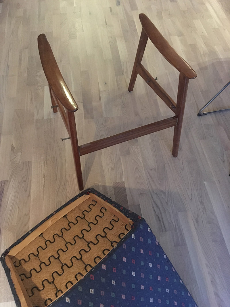 Base and chair separated